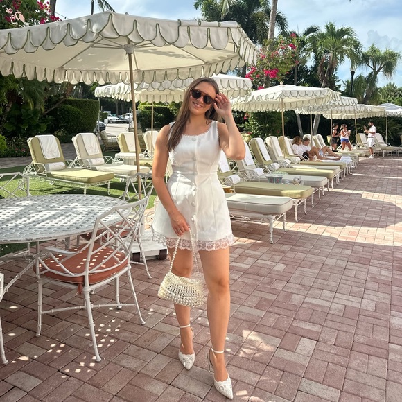 Meet your Posher, Nicole - Picture 2 of 6